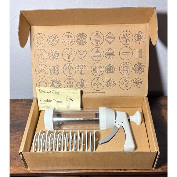 Pampered Chef Cookie Press Set 16 Decorator Discs 1525 Model +Recipes 2B5 - Picture 8 of 8